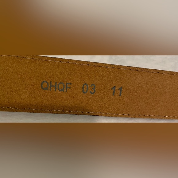 Justin brown leather belt, 26 inches, gorgeous horse/rose wreath - Picture 2 of 9